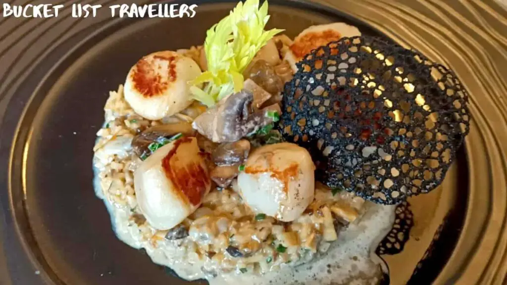 Scallops from Micheline Plate Restaurant Restaurante Comte Roger Carcassonne France, French Fine Dining, Micheline Guide Restaurant