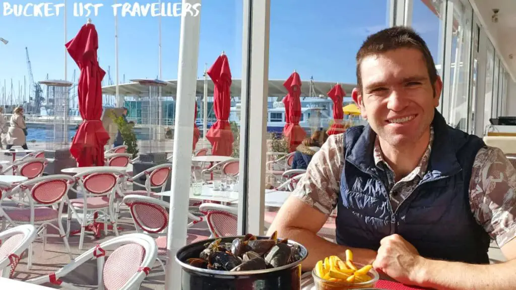 Le Grand Café de la Rade Toulon France, Mmoules marinières et frites