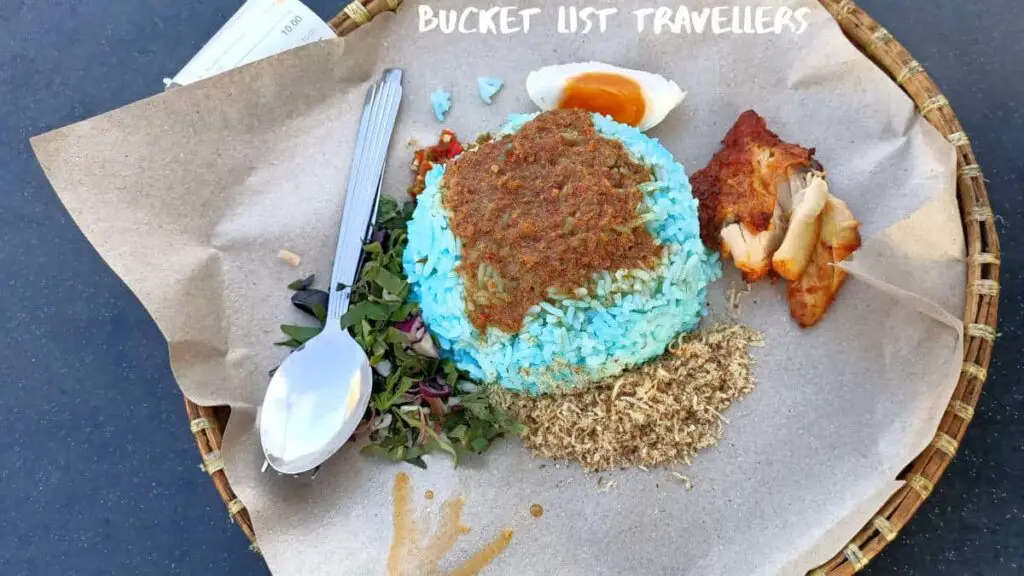 Nasi Kerabu Ayam Berampah from Abe Pantai Timur-Ngepot Kabin Kluang Malaysia