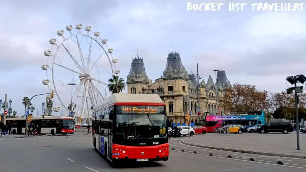 Port Vell Ferris Wheel Barcelona Spain, bus