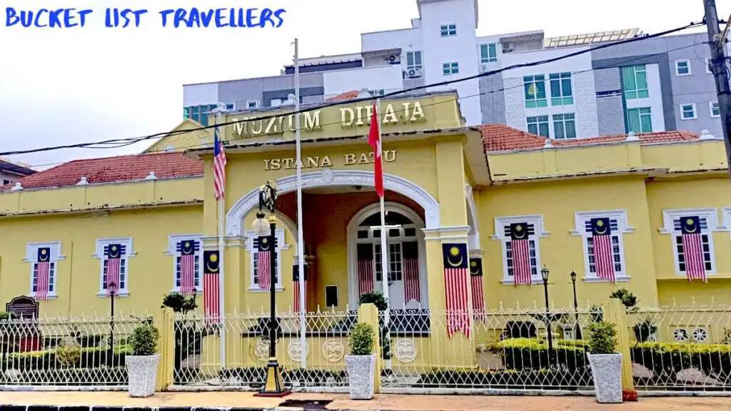 Malaysian Flags - Muzium Diraja Istana Batu Kota Bharu Malaysia
