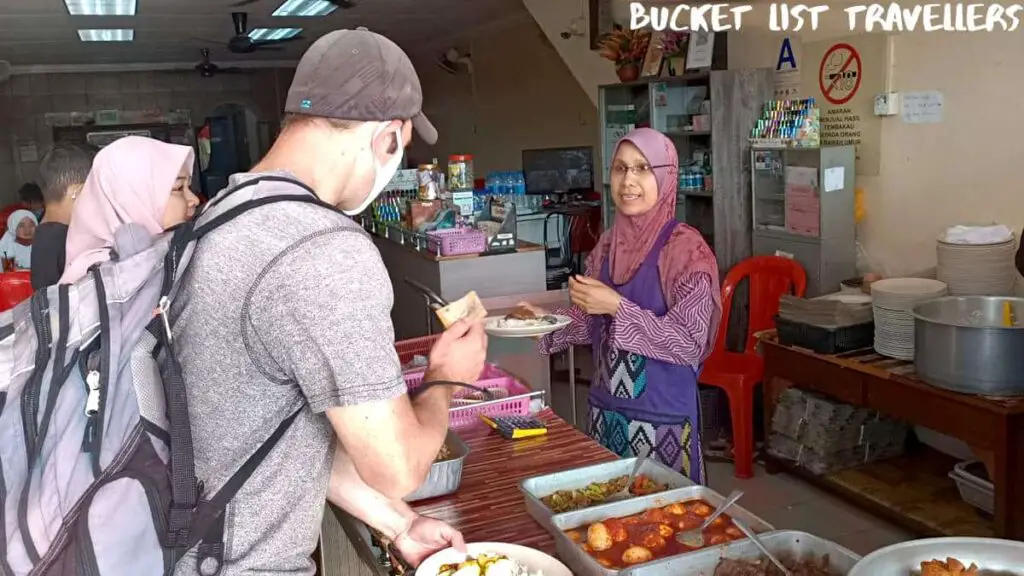 Restoran Pohon Tanjung Kuala Krai Malaysia
