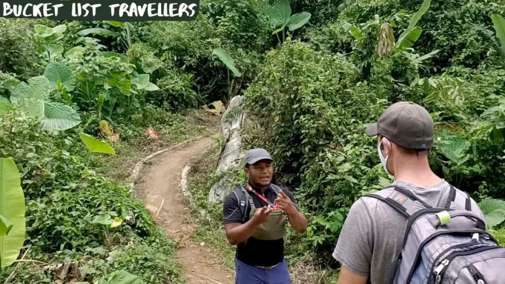 Tour Guide Mat-Kompleks Gua Ikan-Dabong Malaysia
