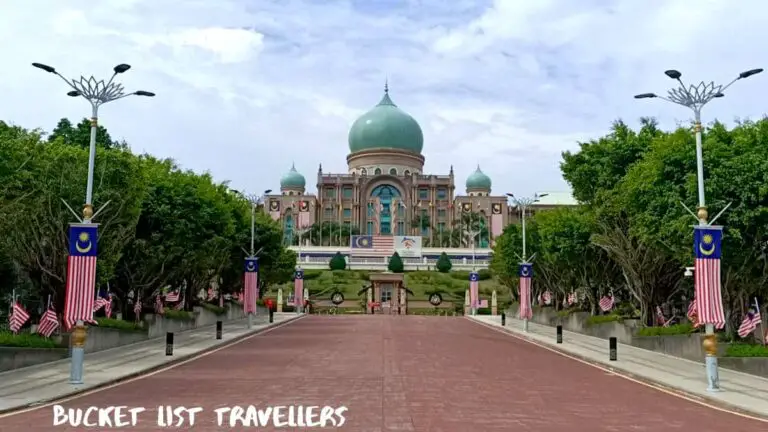 Putrajaya Destination Guide: Everything You Need to Know (2023)